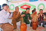 Phối hợp tổ chức cho nhân dân làng Chan ăn Tết